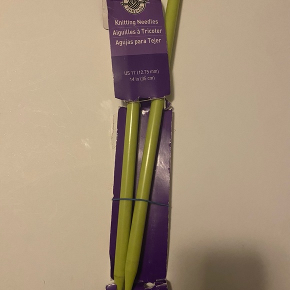 Bundle Heather Yarn & Needles - Picture 4 of 5